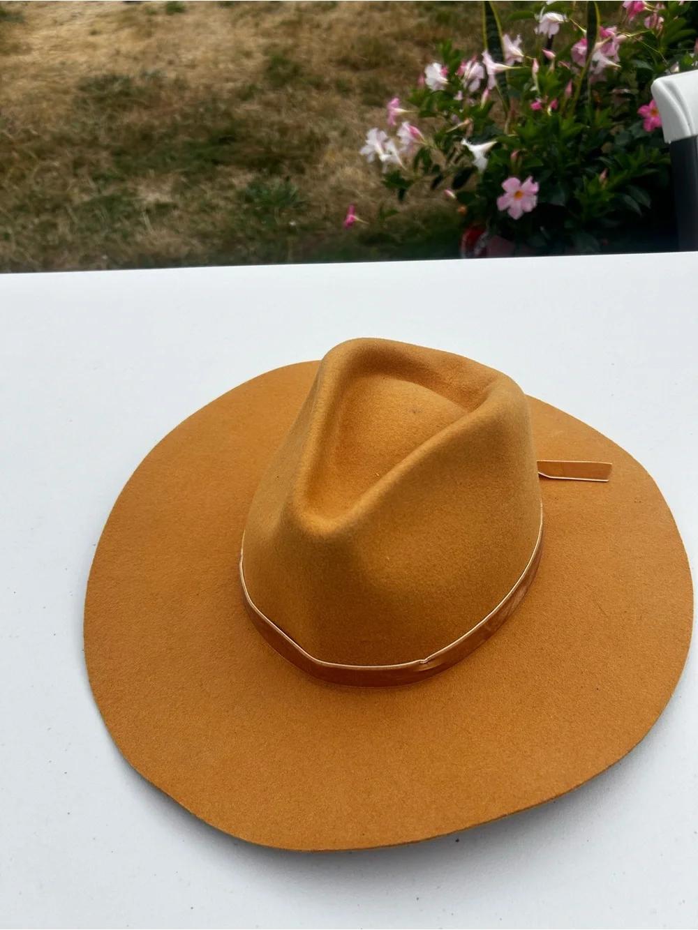 Wyeth Men's Wide Brim Felt Fedora Hat in Mustard Yellow Felt Fedora hats Sz One